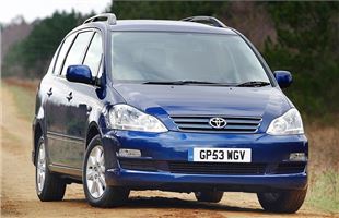 Toyota avensis verso d4d mpg