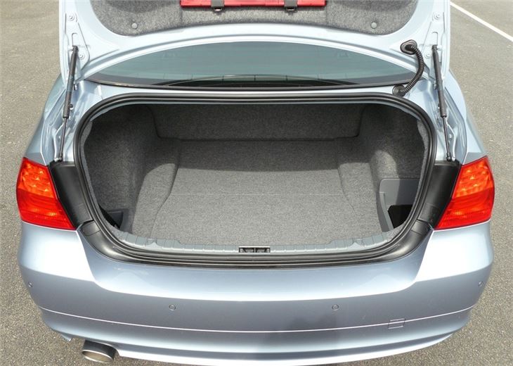 Bmw e90 touring boot space #6