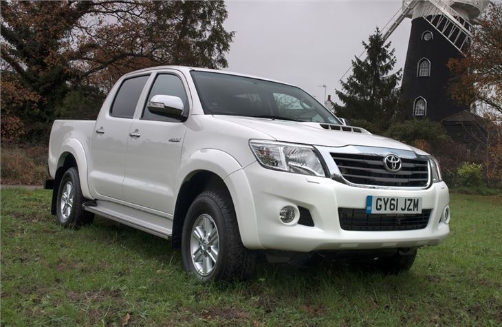 Toyota hilux 2004 review