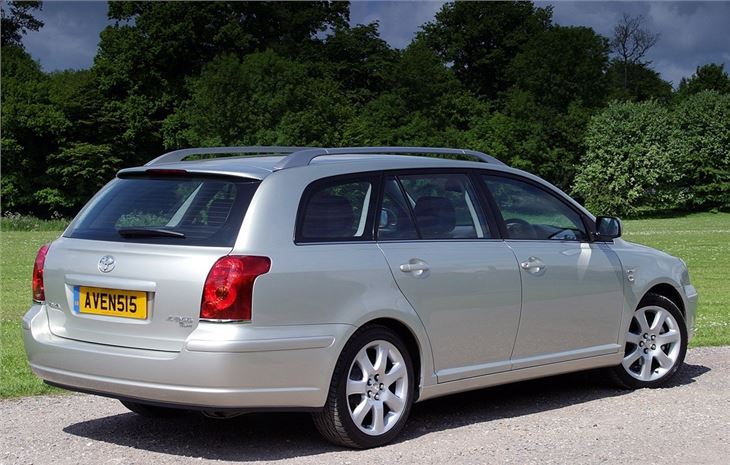 toyota avensis 2005 car review #4
