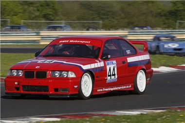 saloon car racing