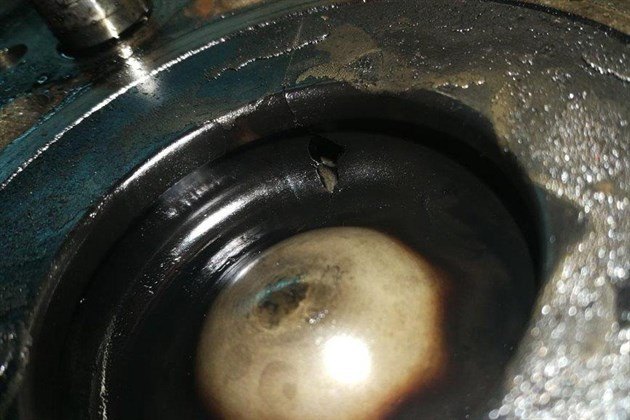 Land Rover Defender Hole In Piston