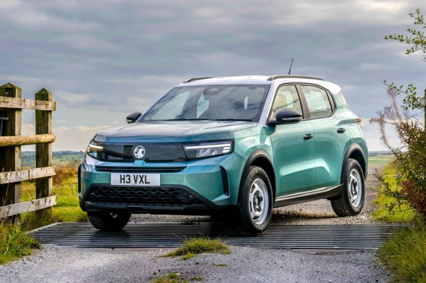 Vauxhall Frontera review: static front three-quarter
