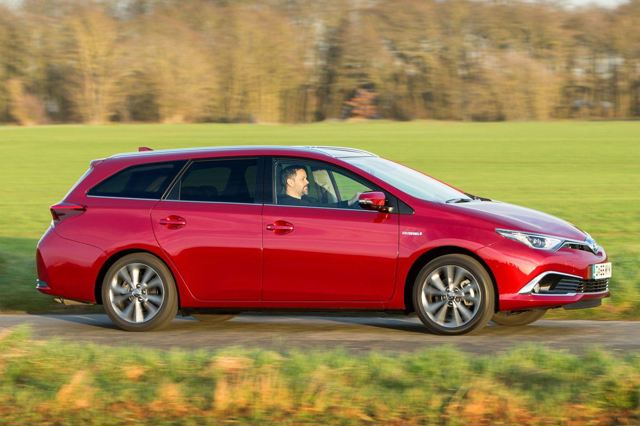 Toyota Auris Touring Sports (2013 – 2019) Review | Honest John