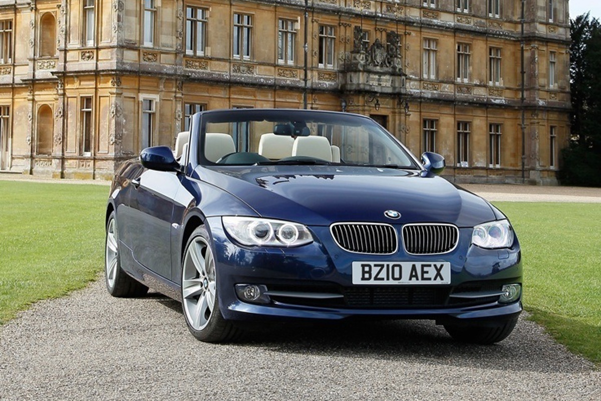 BMW 330i (E90) specs (2007-2012): performance, dimensions