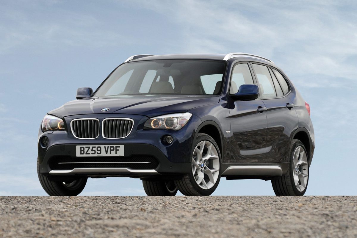 BMW X1 (E84) Photos and Specs. Photo: BMW X1 (E84) used and 18