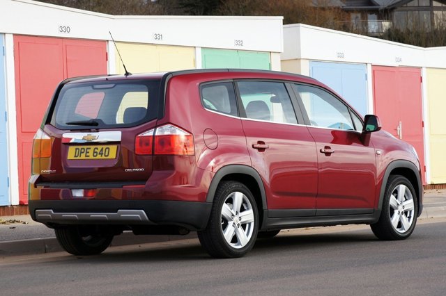 Discontinued Chevrolet Orlando 1.8 LT AT Features & Specs