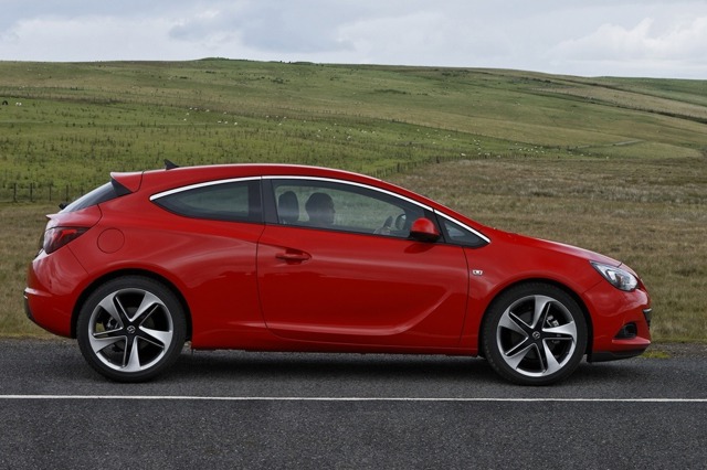 Vauxhall Astra GTC (2011 – 2016) Review | Honest John