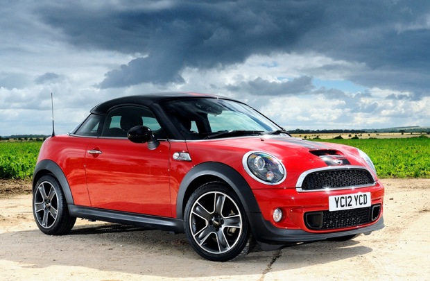 Authentic driving fun, mysterious charisma – The MINI Cooper S