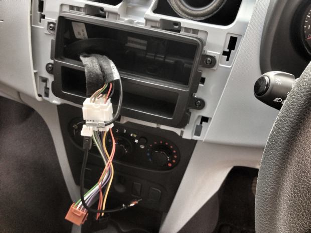 Dacia Sandero Stepway Stereo Upgrades & Car Audio Cables For Radio Fitting  - InCarTec