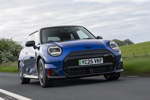 Mini John Cooper Works: driving
