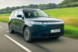 Jaecoo E5 dynamic front three-quarter