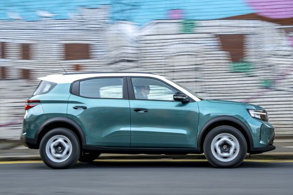 Vauxhall Frontera review: dynamic side elevation