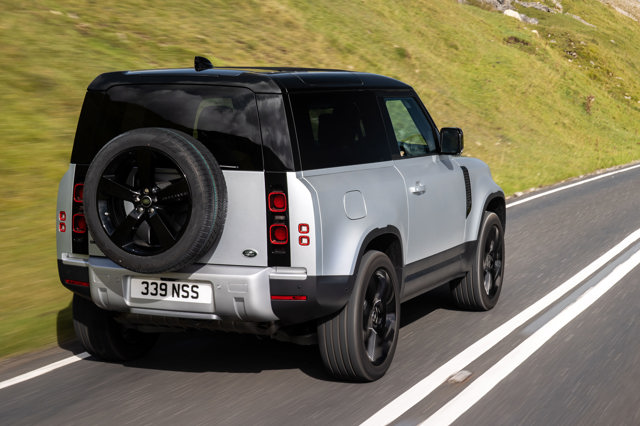 Land Rover Defender 90 First Drive Review - CarWale