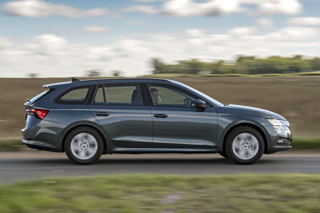 Skoda Octavia Estate Review 2024 | Honest John