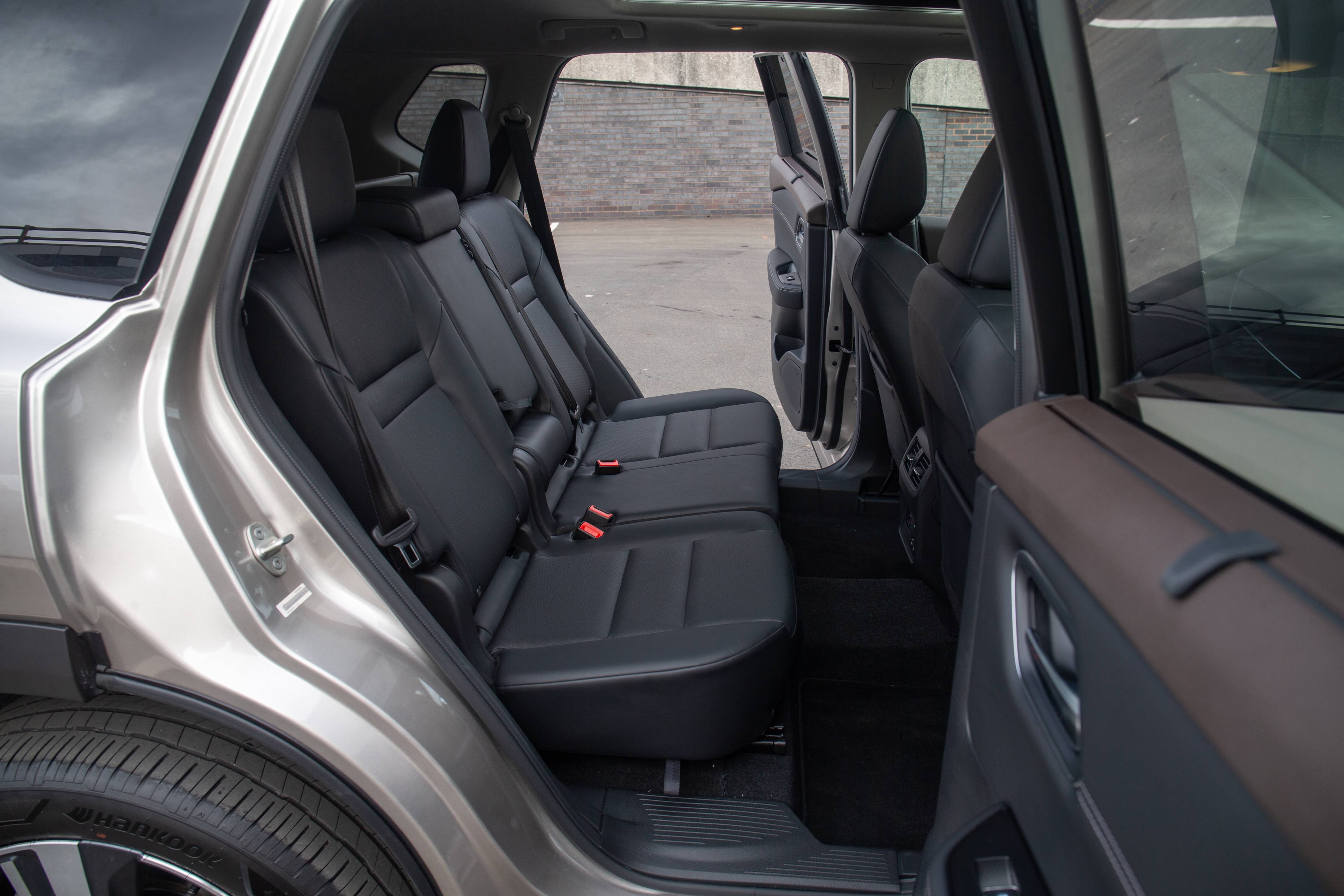 Nissan x trail 3 child cheap seats