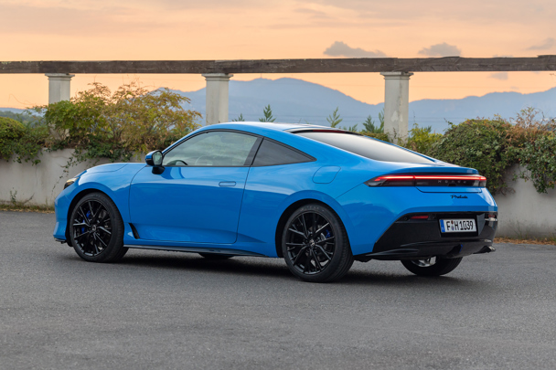 Honda Prelude: rear view